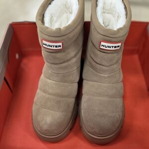 New Hunter Women's Maribel Lug Sole Insulated Waterproof Snow Bootie